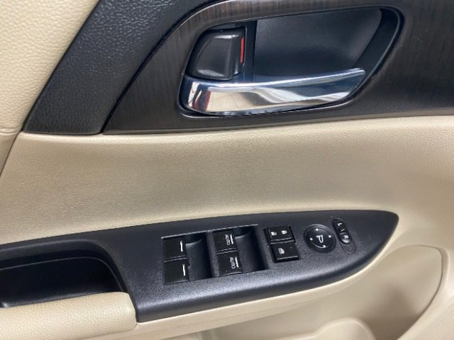 Used 2015 Honda Accord EX image 9