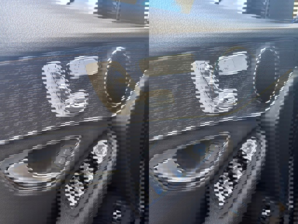 Certified 2022 Mercedes-Benz GLC 300 4MATIC w/ Premium Package Lite image 12