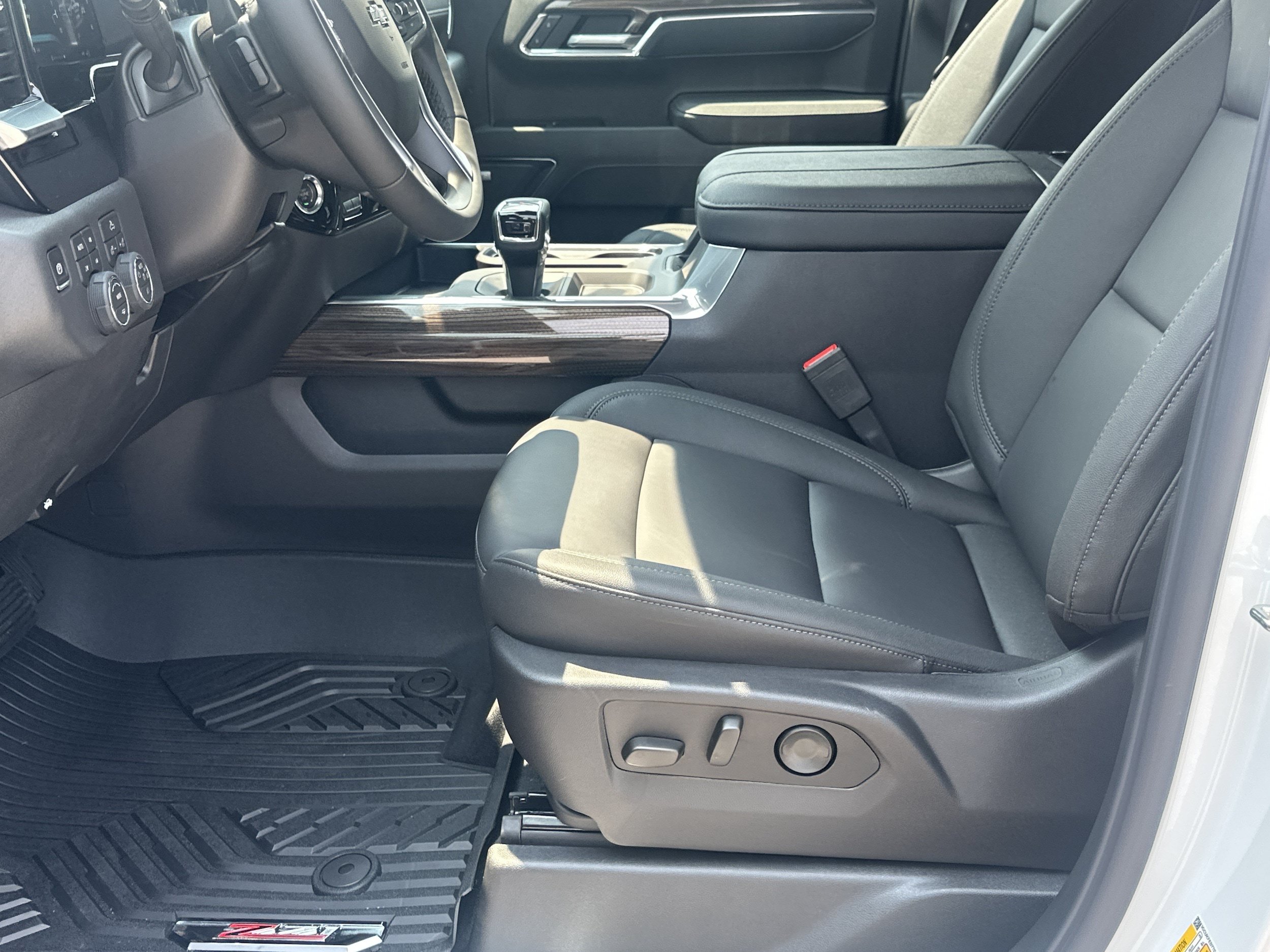 New 2026 Chevrolet Silverado 1500 LT Trail Boss w/ Convenience Package II AWD/4WD image 9