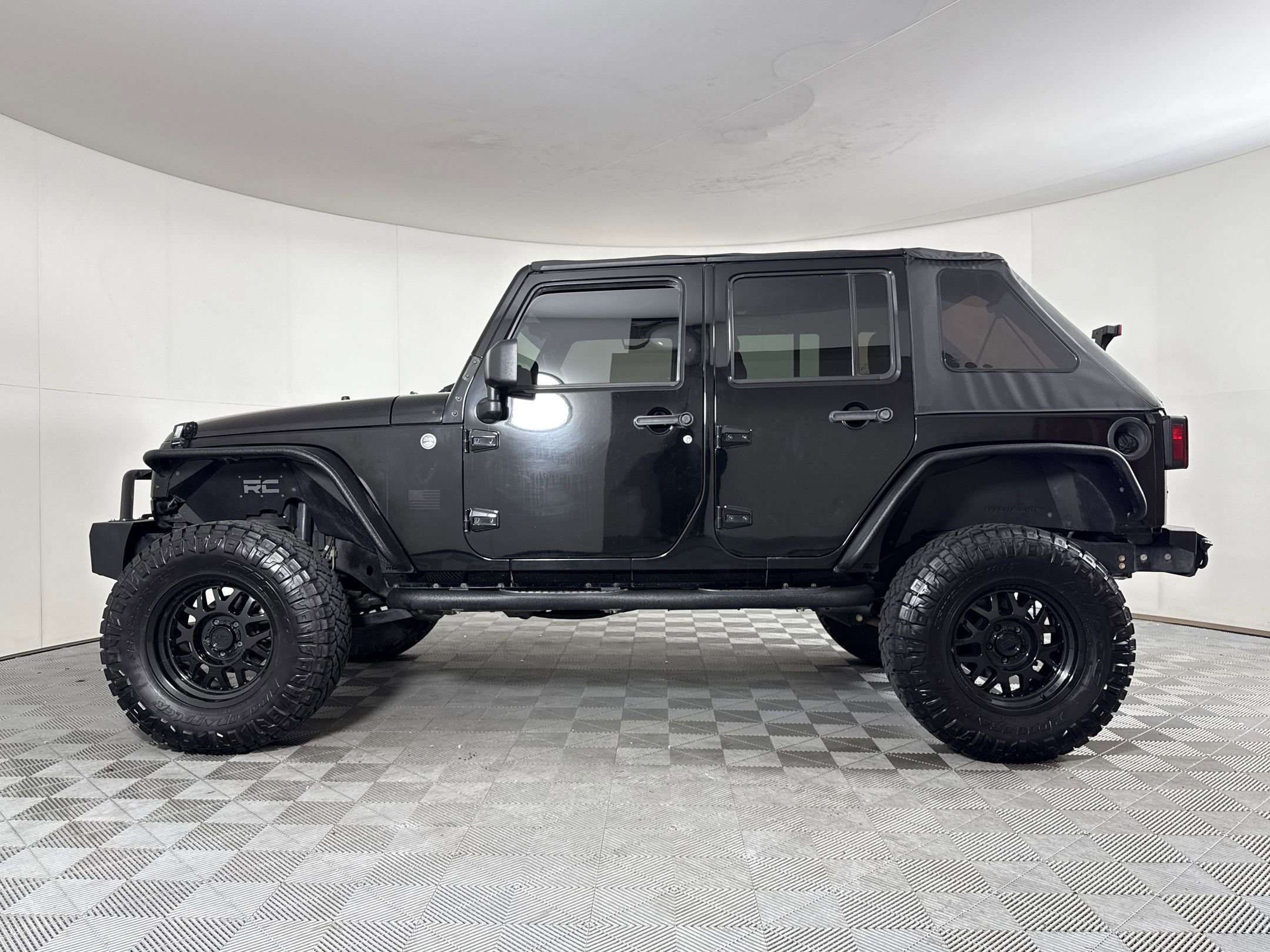 Used 2015 Jeep Wrangler Unlimited Sport w/ Max Tow Package AWD/4WD image 2
