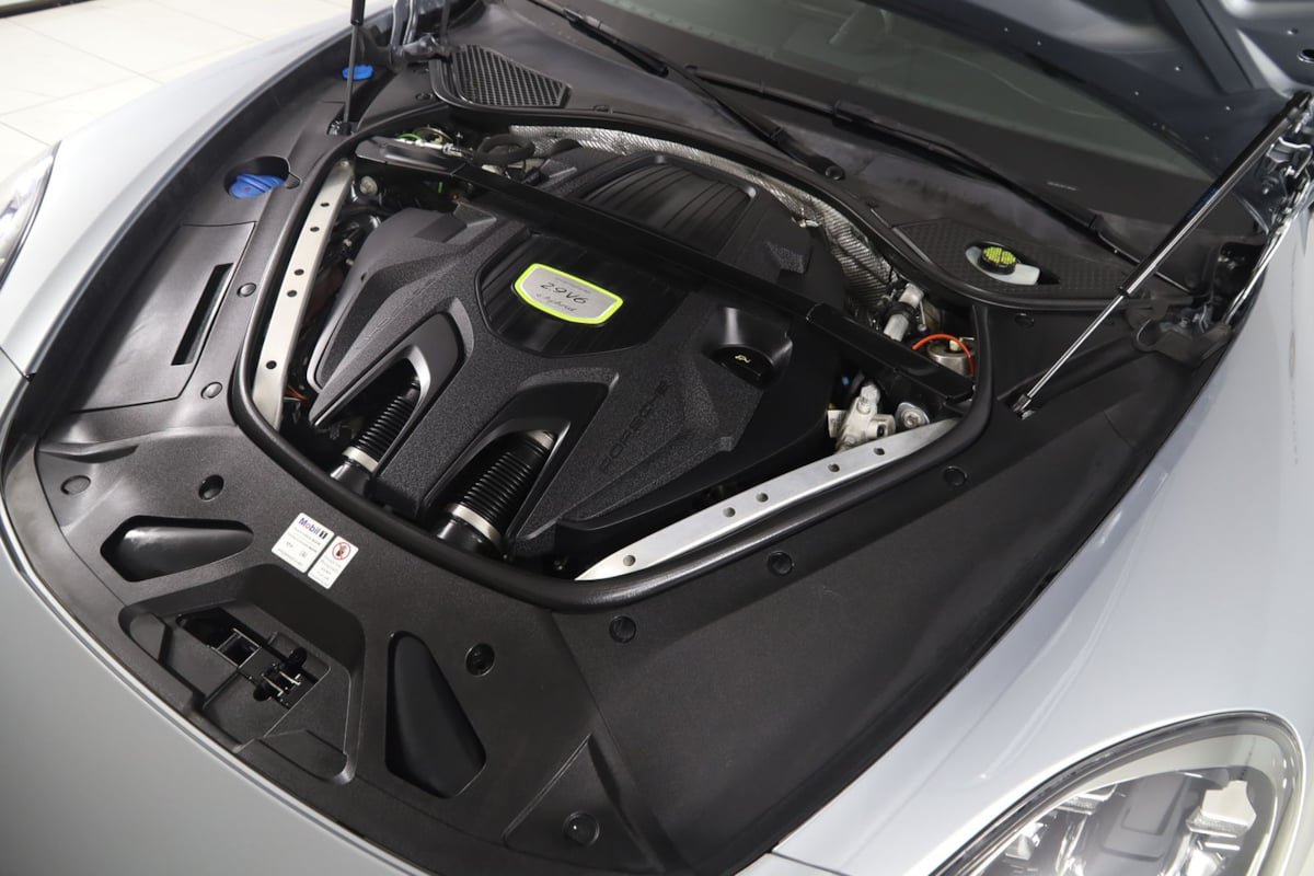 Used 2018 Porsche Panamera 4 AWD/4WD image 26