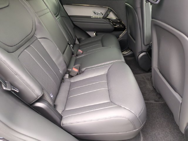 New 2027 Land Rover Range Rover Sport SE AWD/4WD image 17