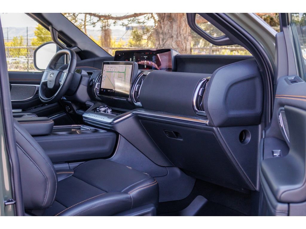 Used 2025 Ford Expedition Tremor AWD/4WD image 10