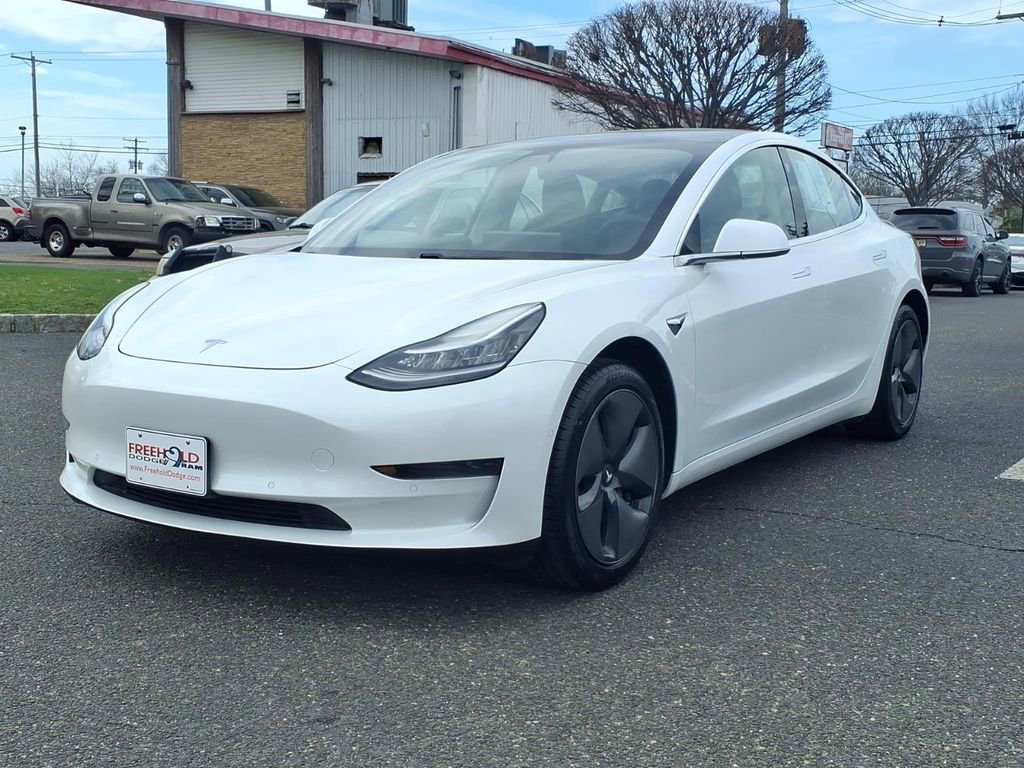 Used 2020 Tesla Model 3 Standard Range image 3