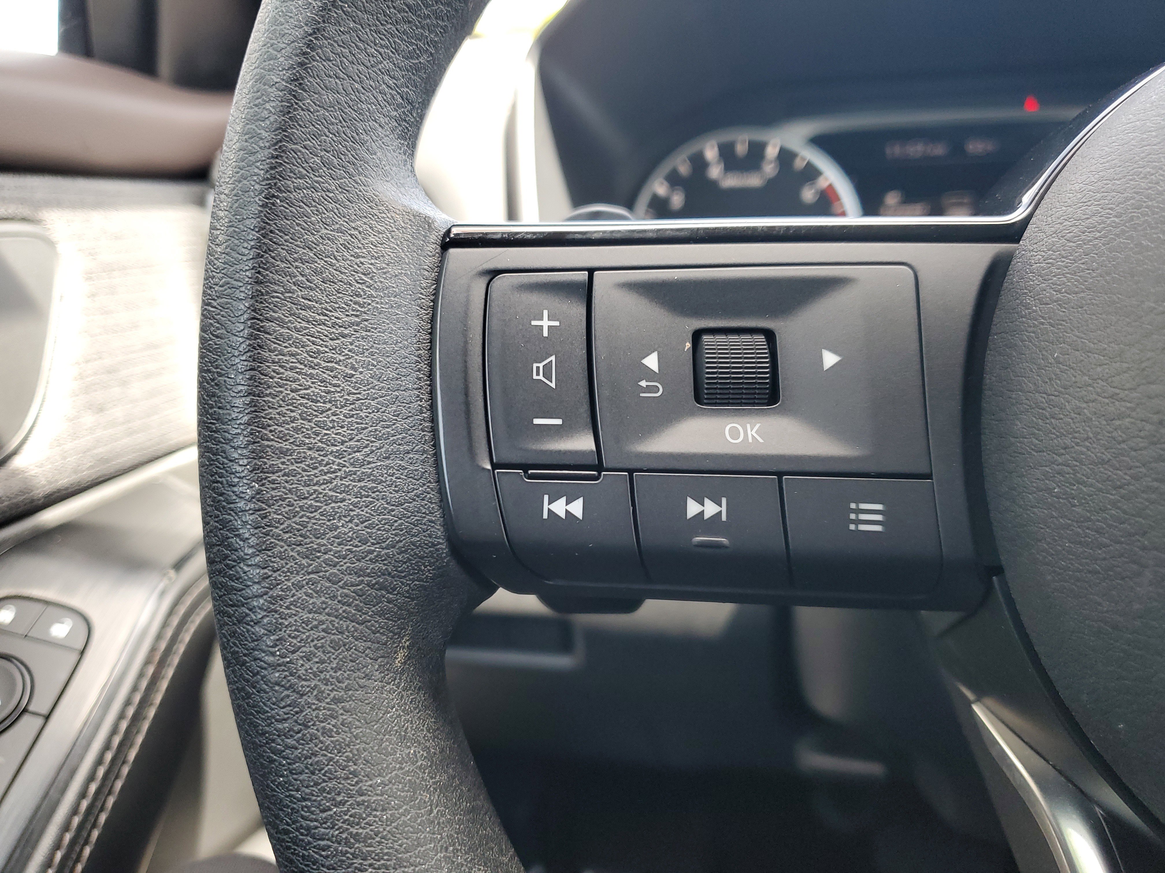 Used 2021 Nissan Rogue SV image 17