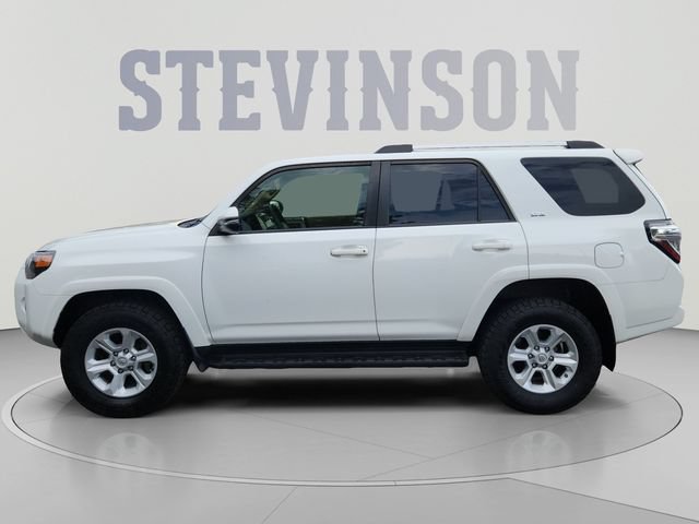 Used 2022 Toyota 4Runner SR5 Premium AWD/4WD image 2