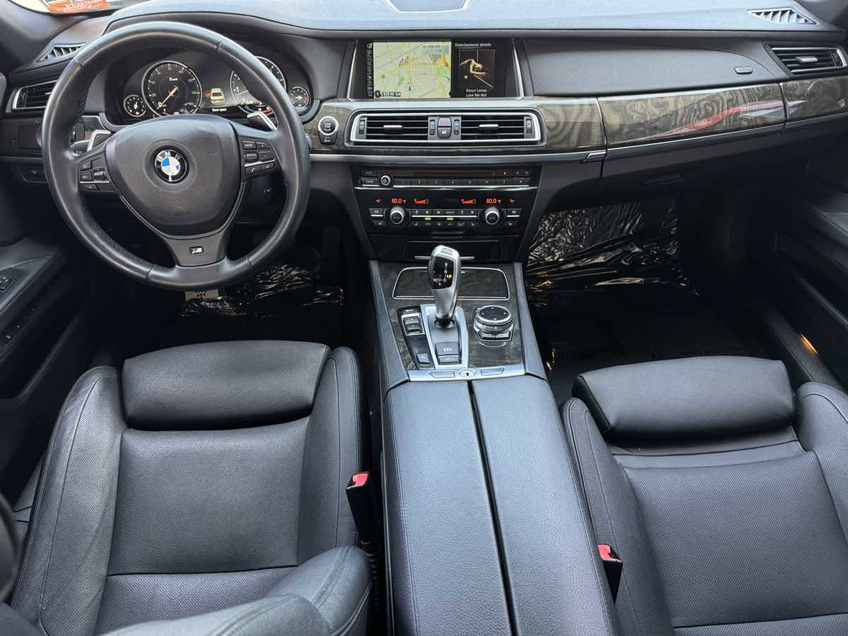 Used 2014 BMW 740i image 22