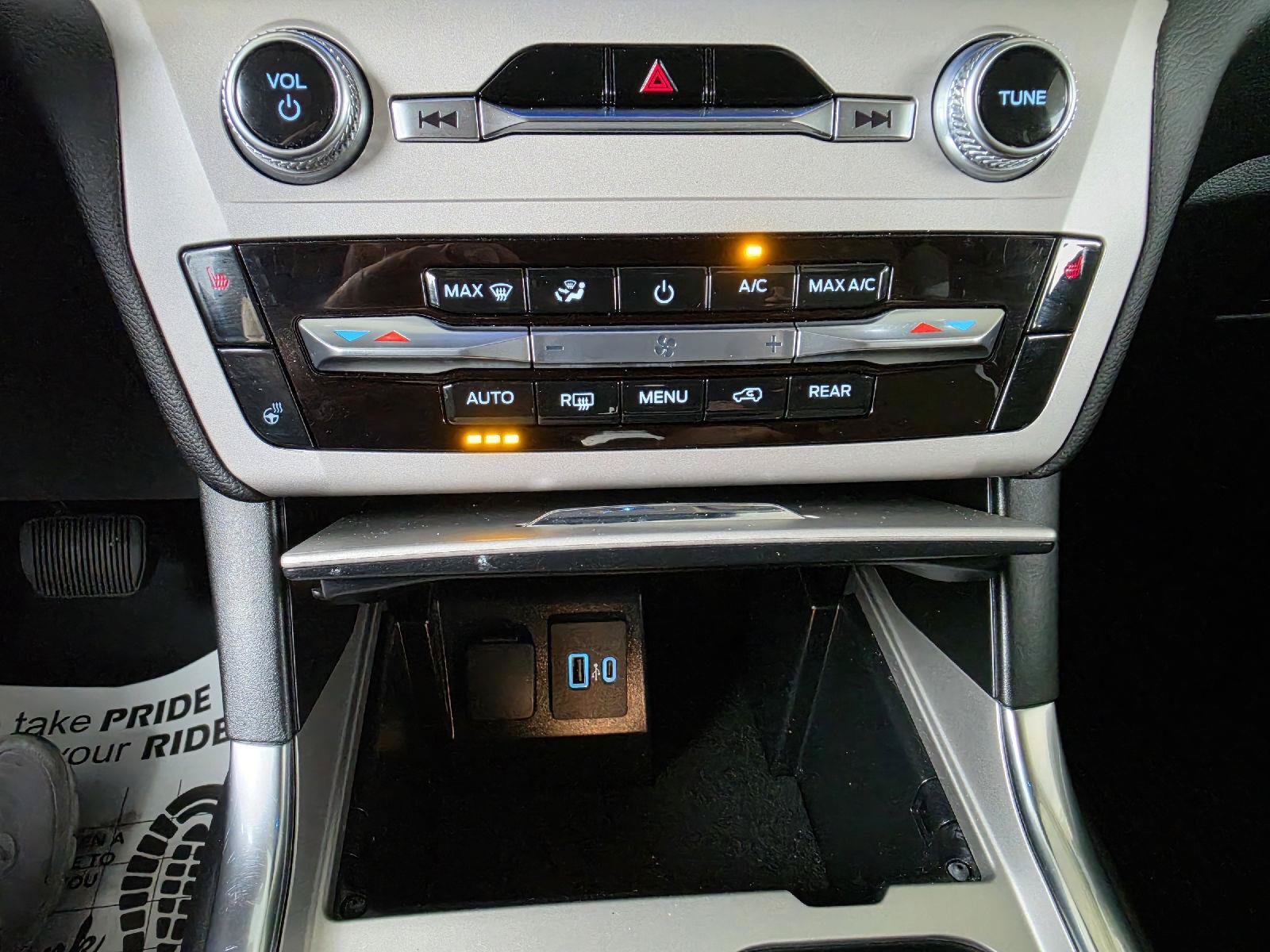 Used 2023 Ford Explorer XLT w/ Equipment Group 202A AWD/4WD image 14
