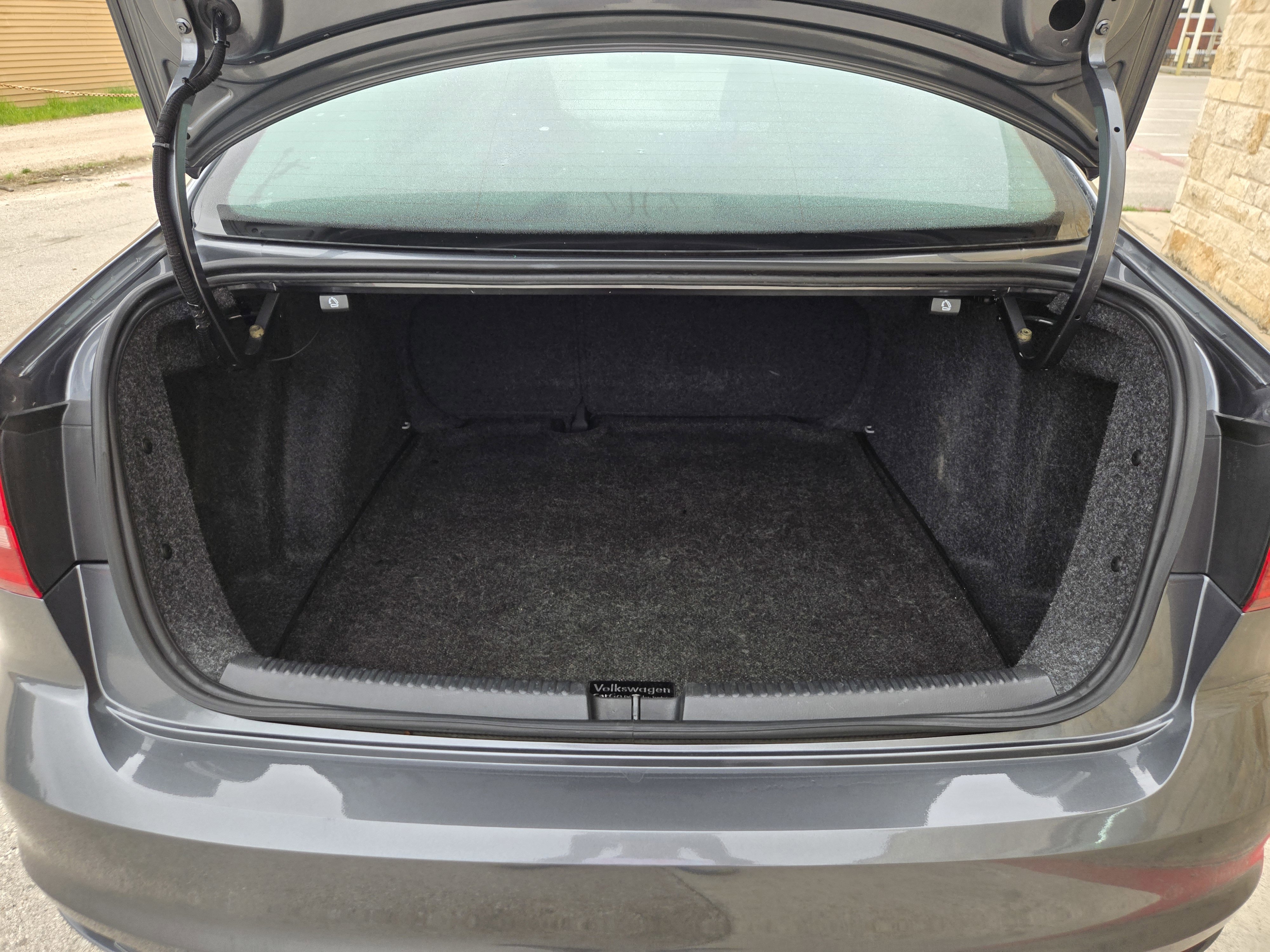 Used 2015 Volkswagen Jetta SE FWD image 17