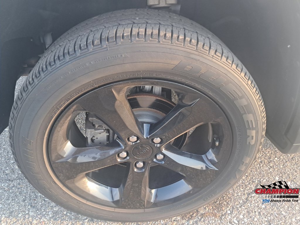 Used 2022 Jeep Grand Cherokee Altitude AWD/4WD image 13