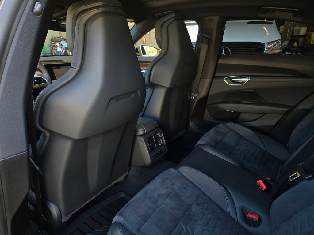 Used 2024 Audi e-tron GT Premium Plus AWD/4WD image 15