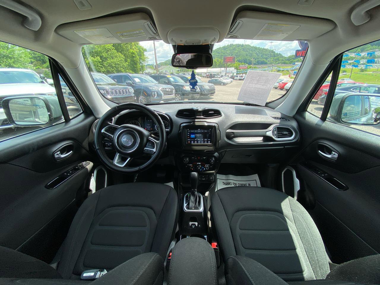 Used 2018 Jeep Renegade Latitude w/ Popular Equipment Group FWD image 19