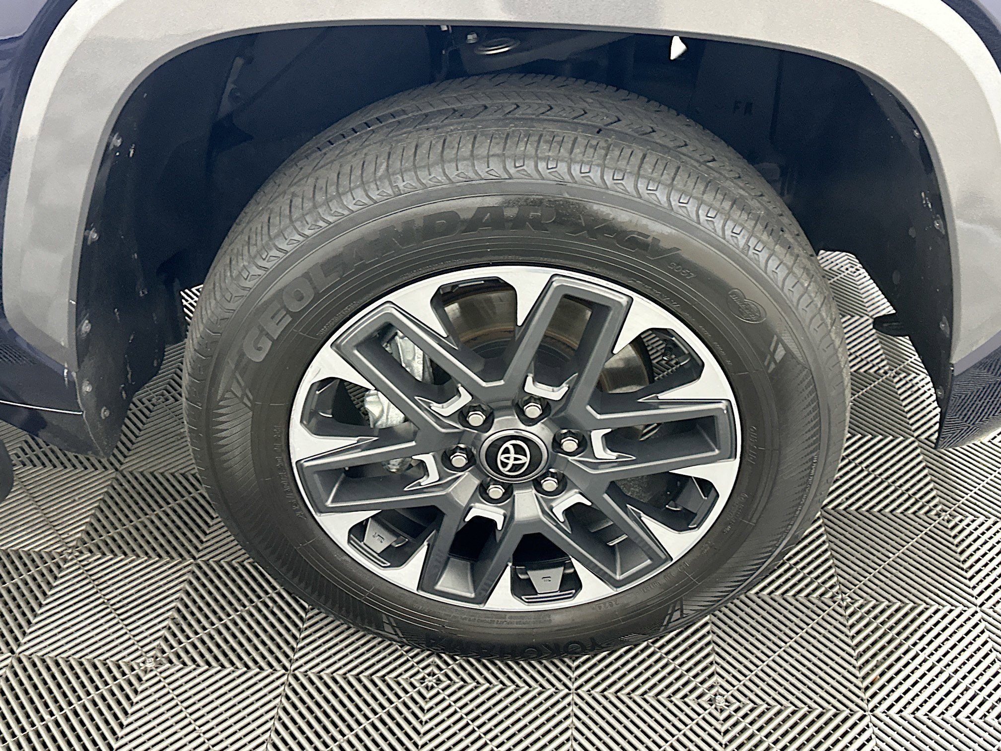 Used 2025 Toyota Tundra Limited image 11