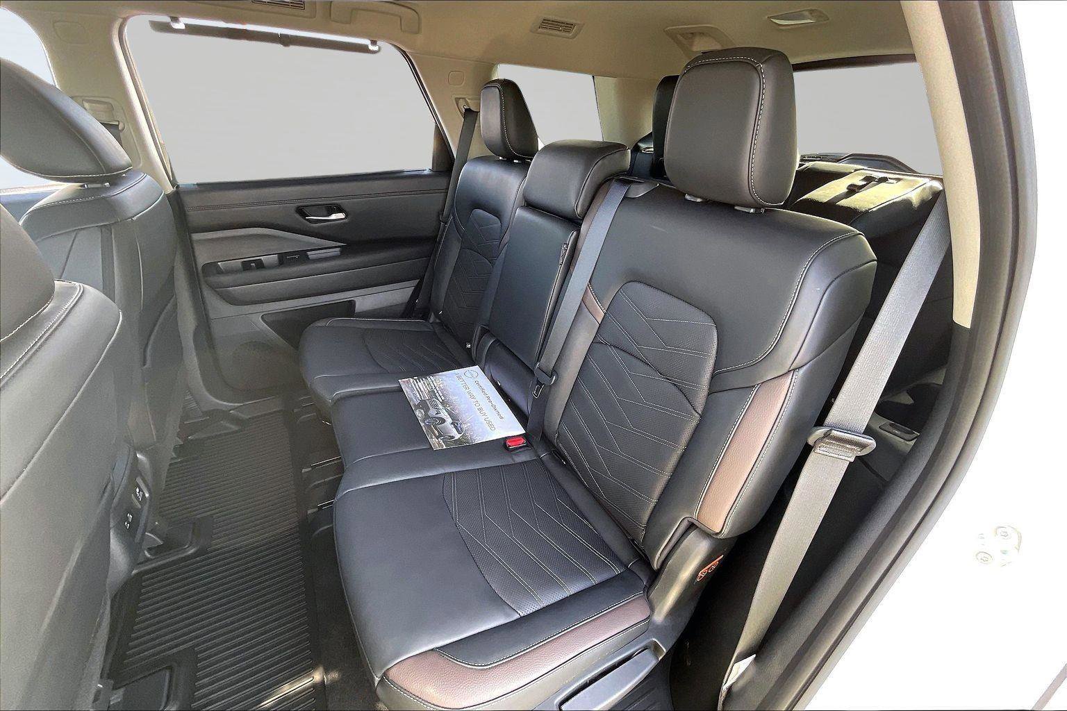 Certified 2024 Nissan Pathfinder Platinum w/ Cargo Package image 27