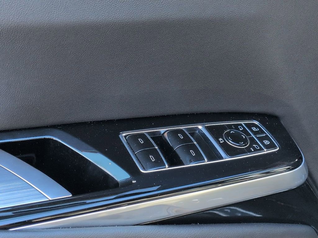 Certified 2025 Cadillac Escalade ESV Premium Luxury image 16
