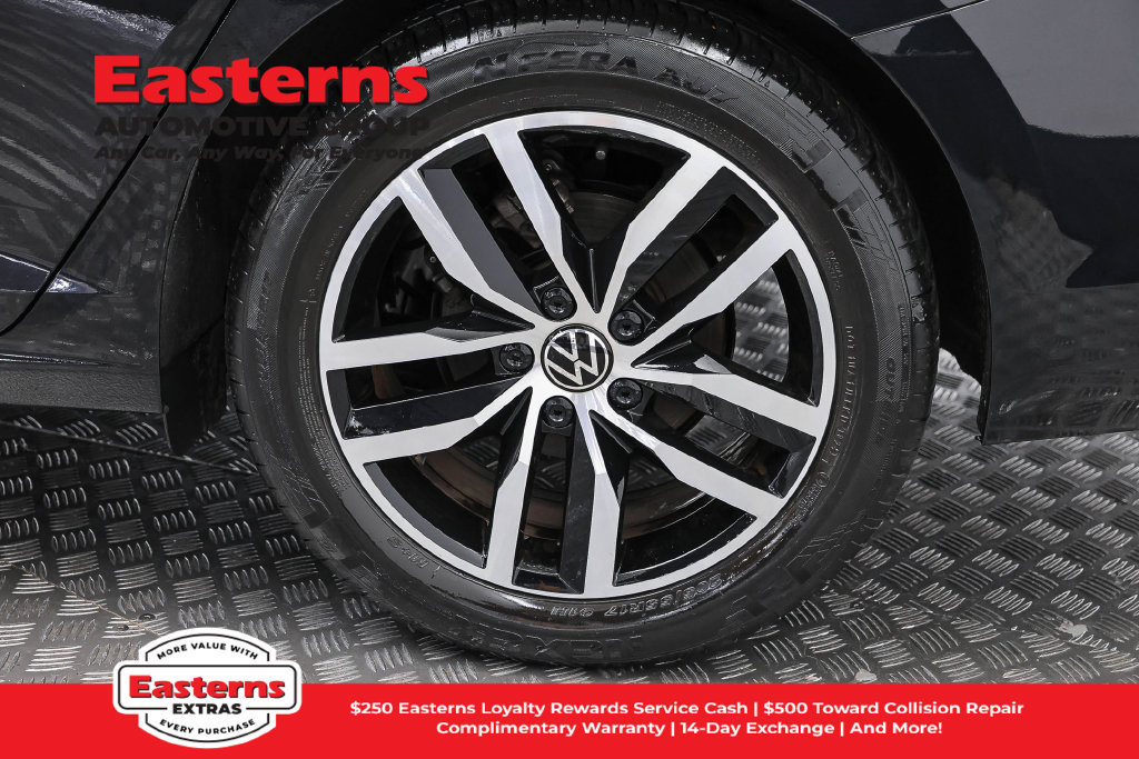 Used 2025 Volkswagen Jetta SE FWD image 33