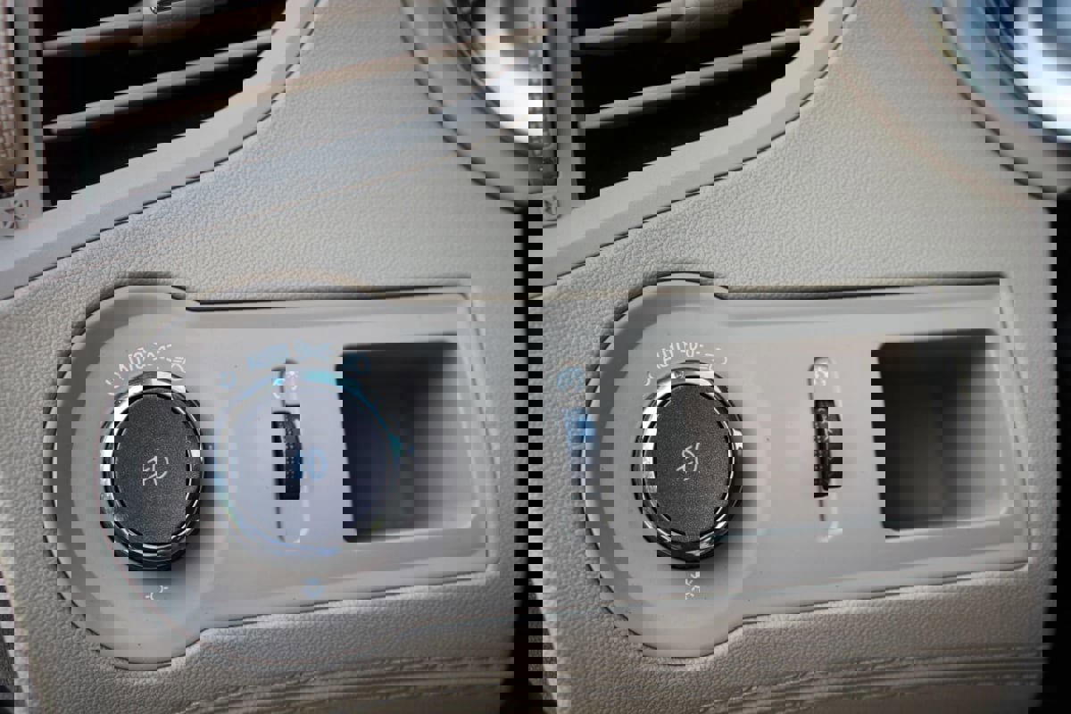 Used 2010 Buick LaCrosse CXL w/ Luxury Package FWD image 12