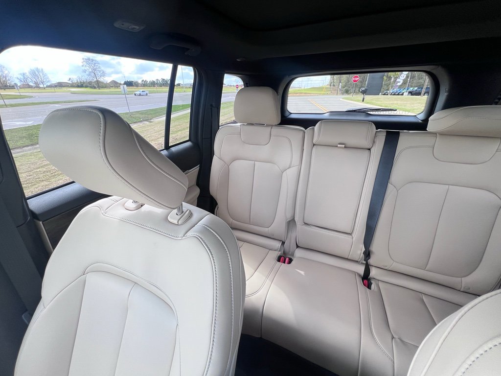 New 2026 Jeep Grand Cherokee Limited w/ Limited Altitude Package RWD image 23