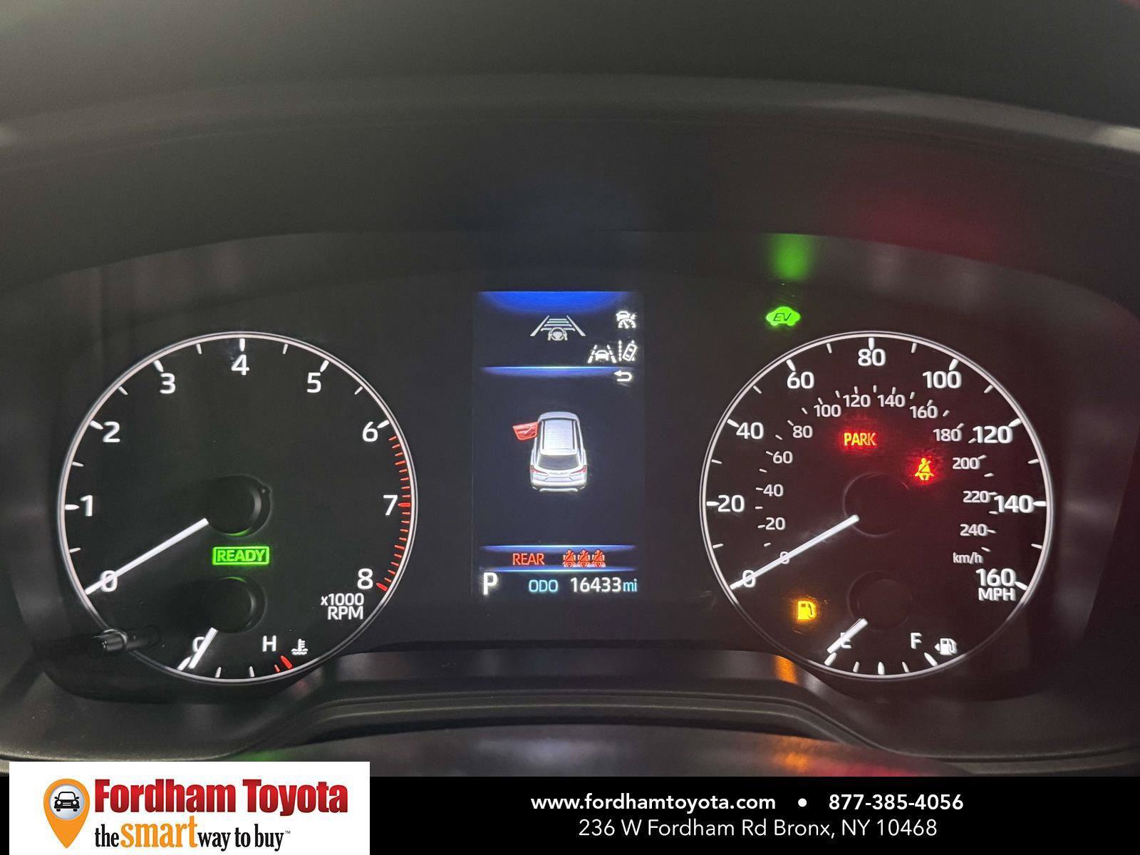 Used 2024 Toyota Corolla Cross AWD Hybrid image 25