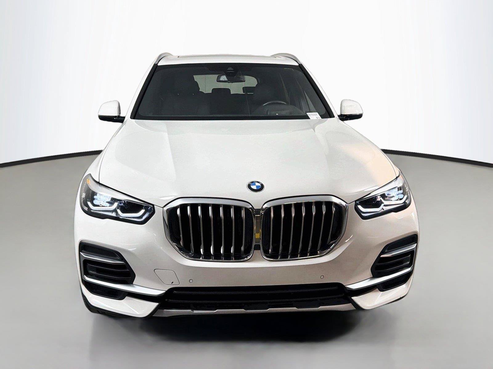 Used 2022 BMW X5 xDrive40i w/ Premium Package AWD/4WD image 2