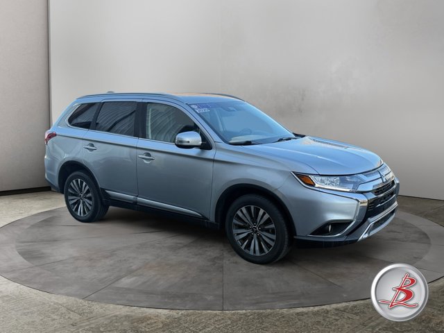 Used 2020 Mitsubishi Outlander SEL image 1