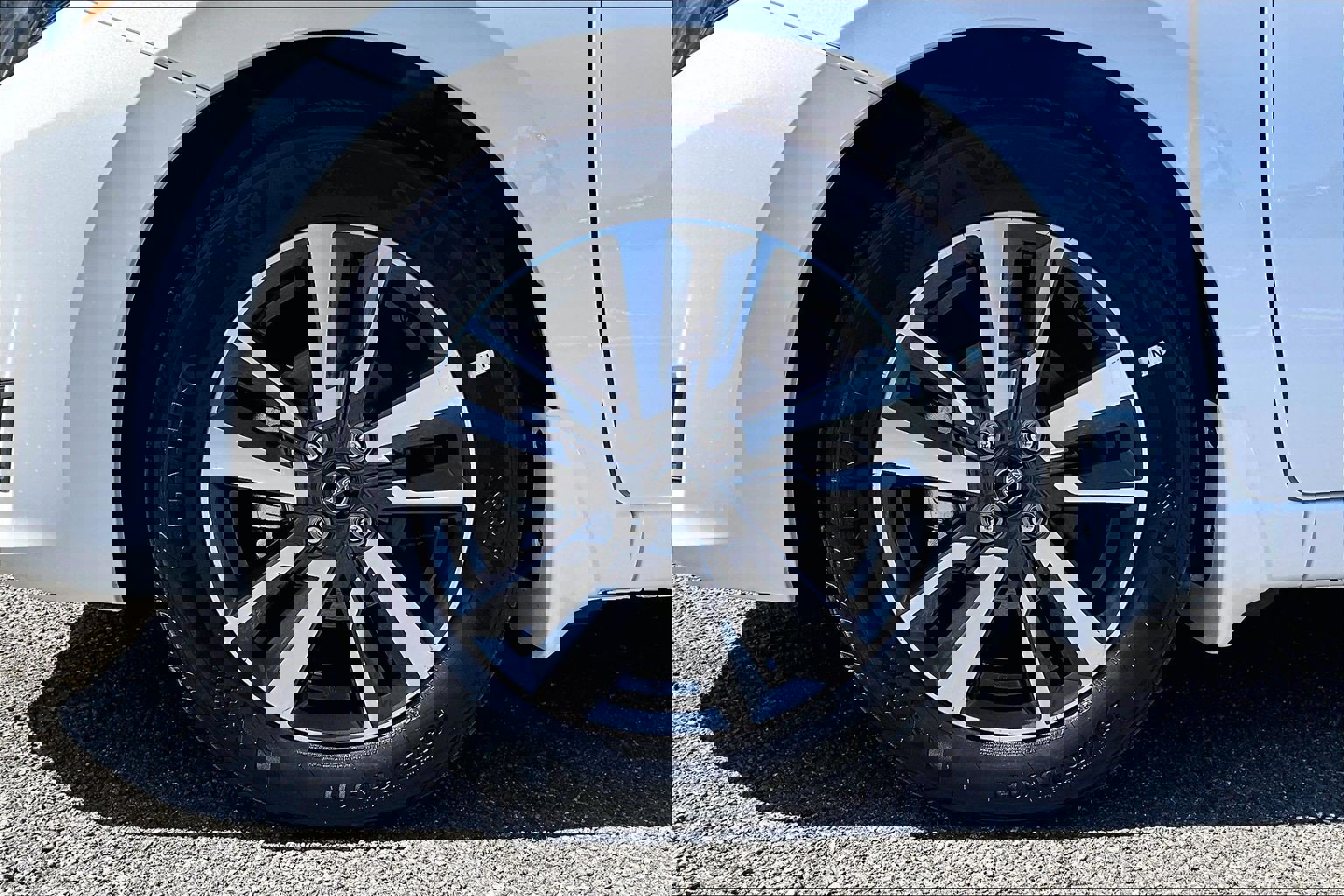 Used 2025 Nissan Versa SV w/ Trunk Package image 8