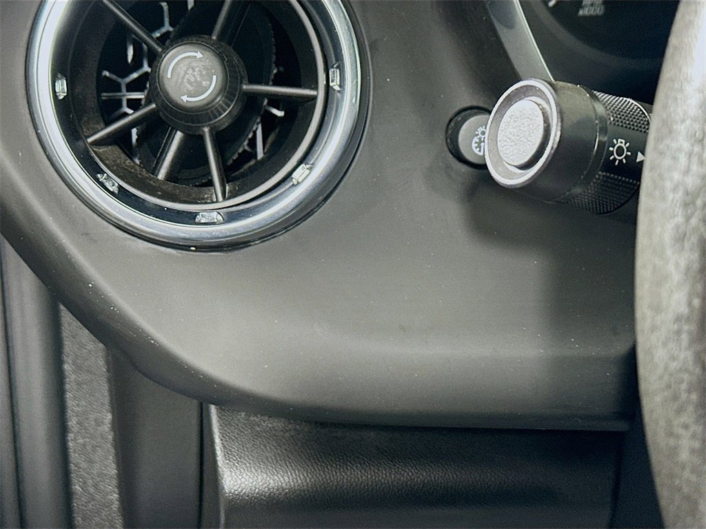 Used 2021 Chevrolet Camaro LT image 10