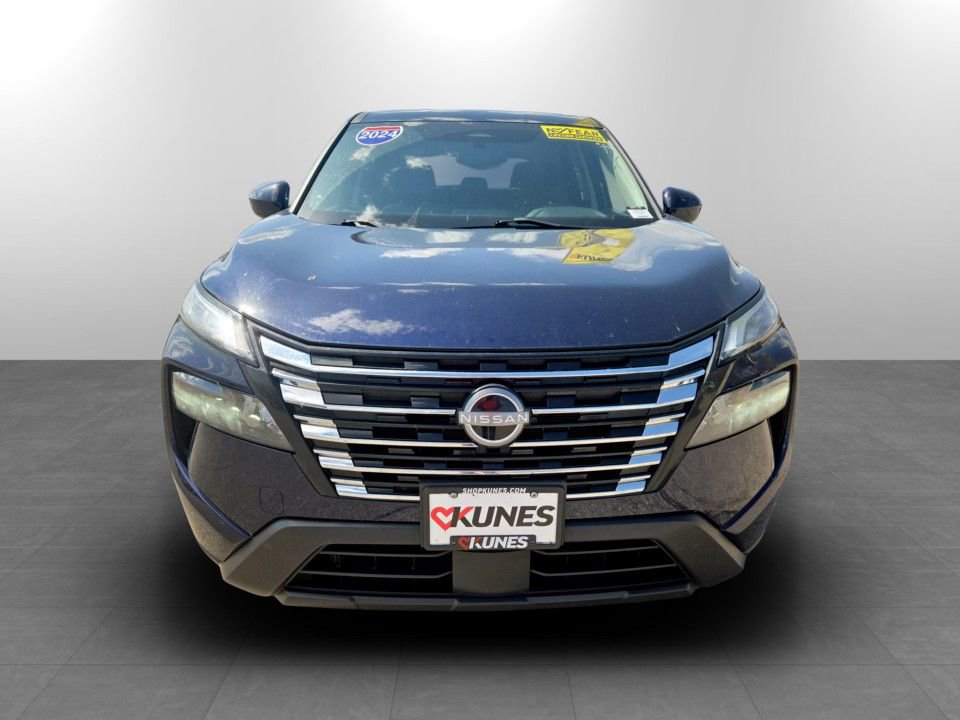 Used 2024 Nissan Rogue SV FWD image 4