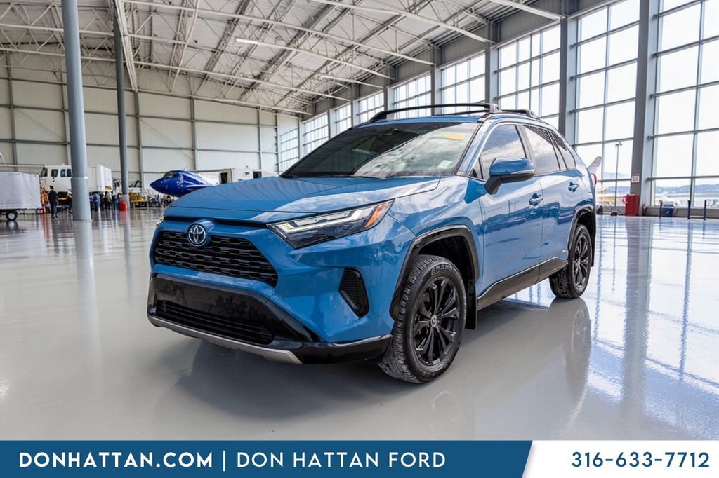 Used 2024 Toyota RAV4 SE image 21
