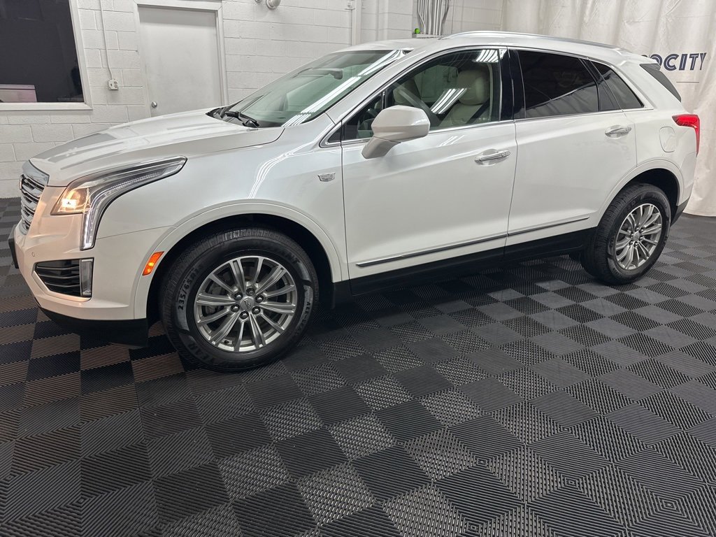 Used 2017 Cadillac XT5 Luxury w/ Driver Awareness Package image 5