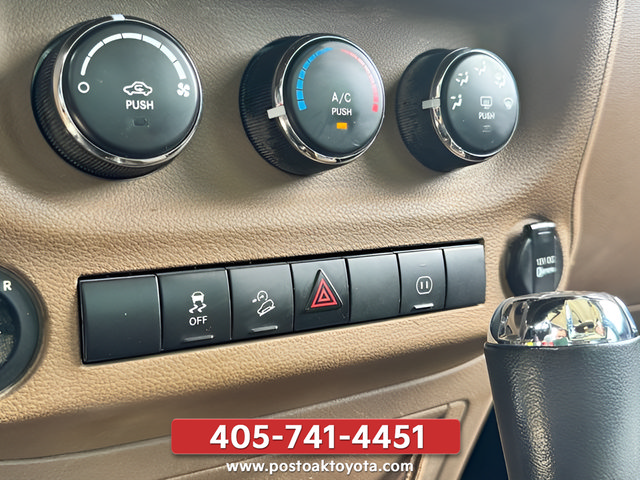 Used 2012 Jeep Wrangler Rubicon w/ PWR Convenience Group AWD/4WD image 16