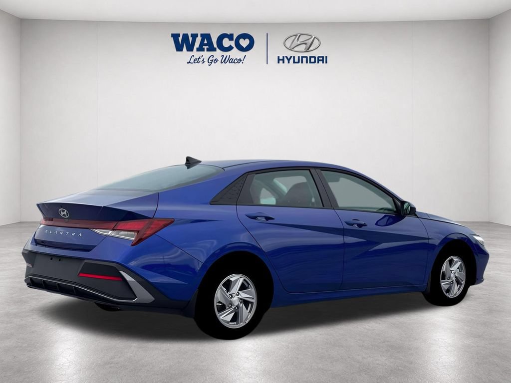Used 2026 Hyundai Elantra SE w/ Cargo Package FWD image 10