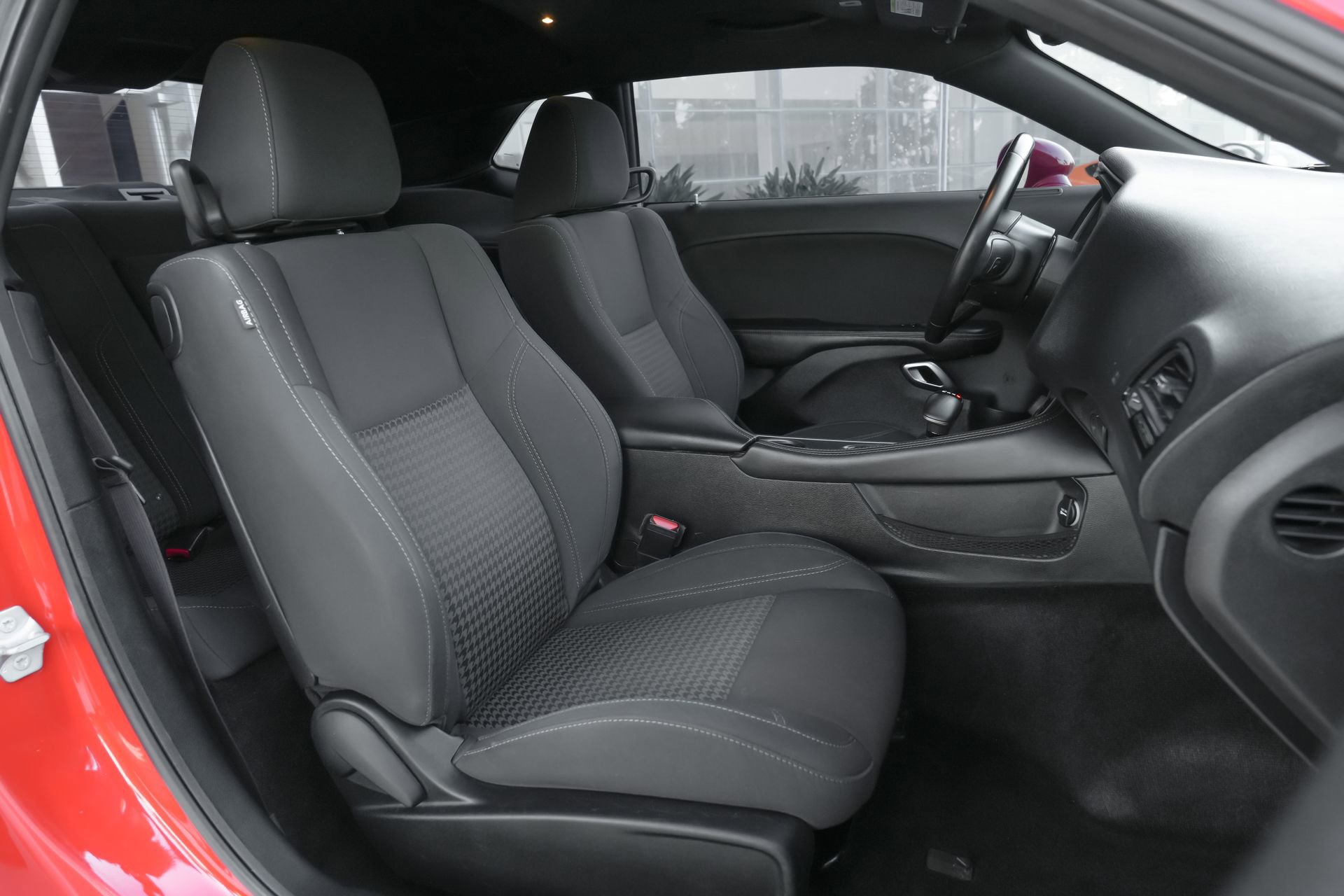 Used 2019 Dodge Challenger SXT image 37