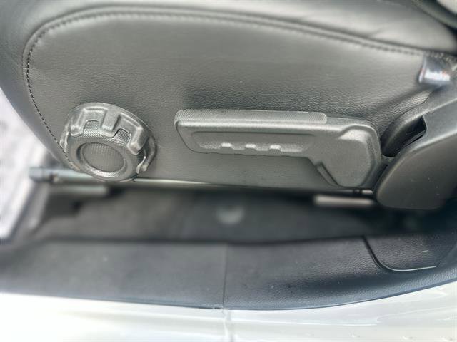 Used 2025 Jeep Wrangler Sahara w/ Safety Group image 14