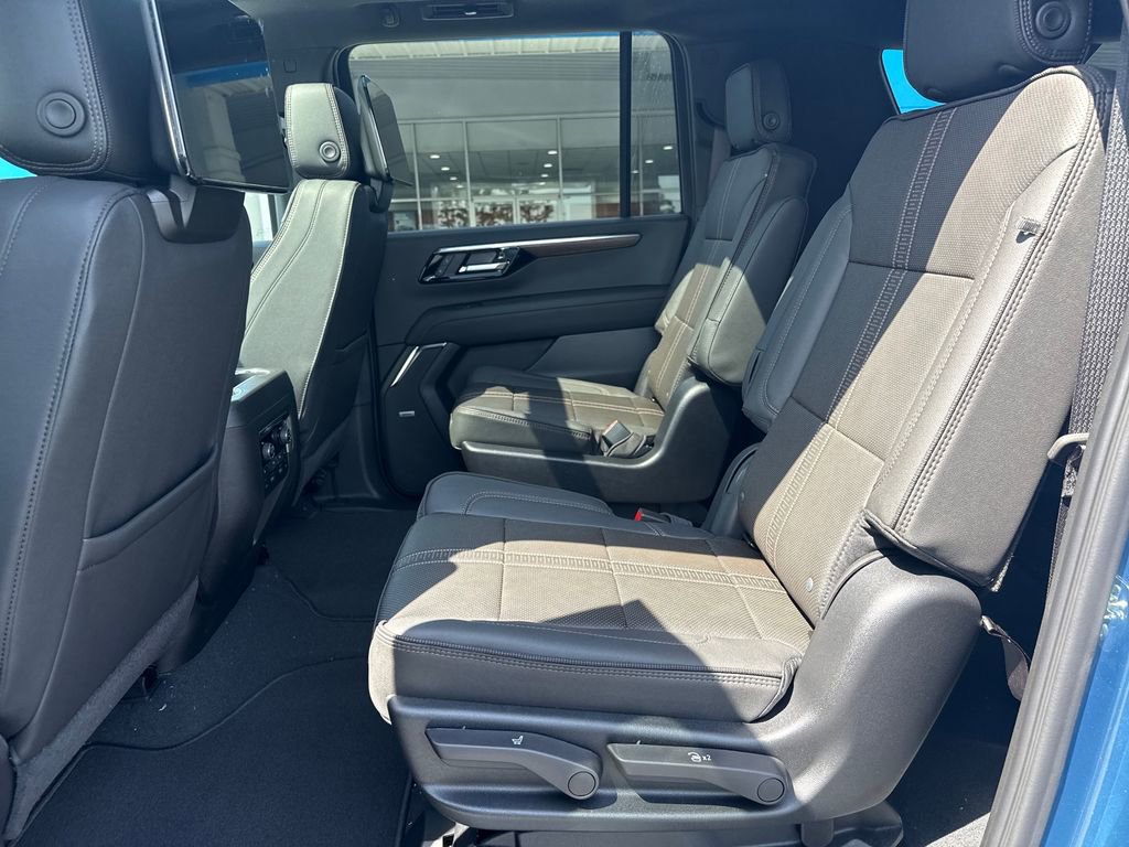New 2026 Chevrolet Suburban High Country AWD/4WD image 31