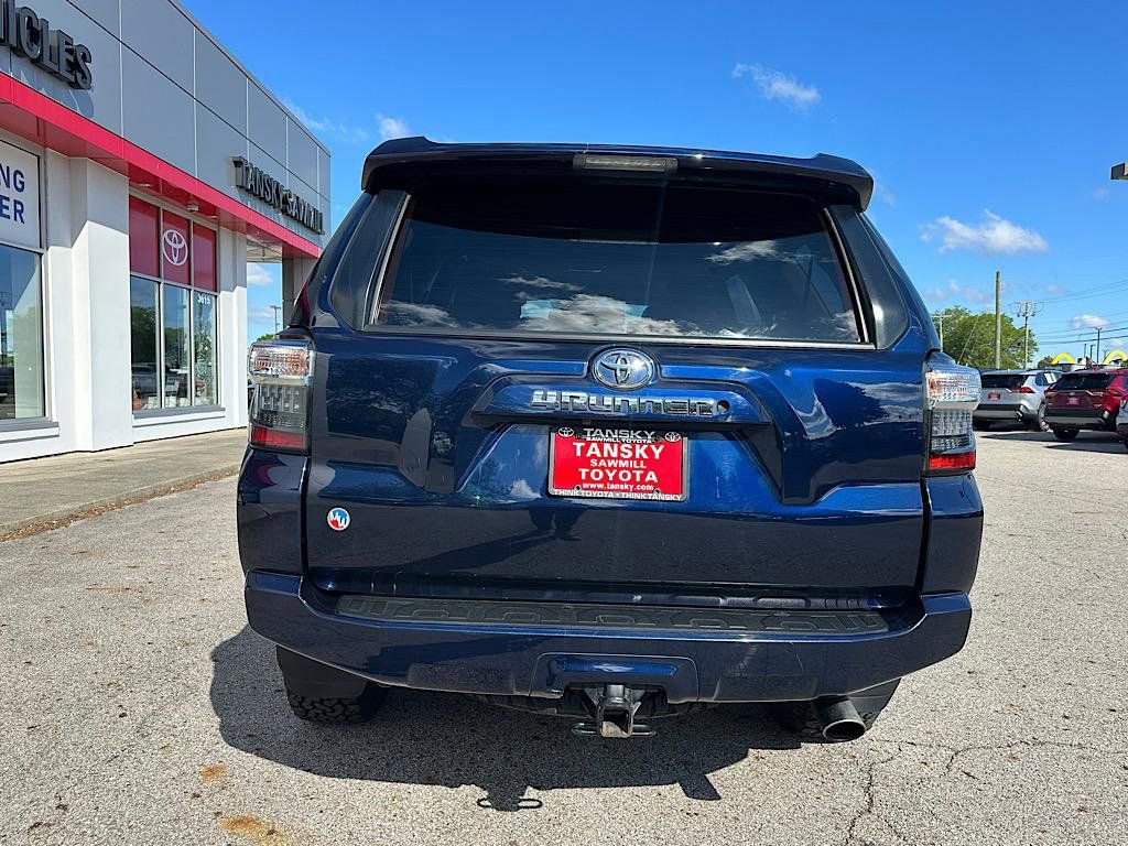 Certified 2018 Toyota 4Runner SR5 Premium AWD/4WD image 4