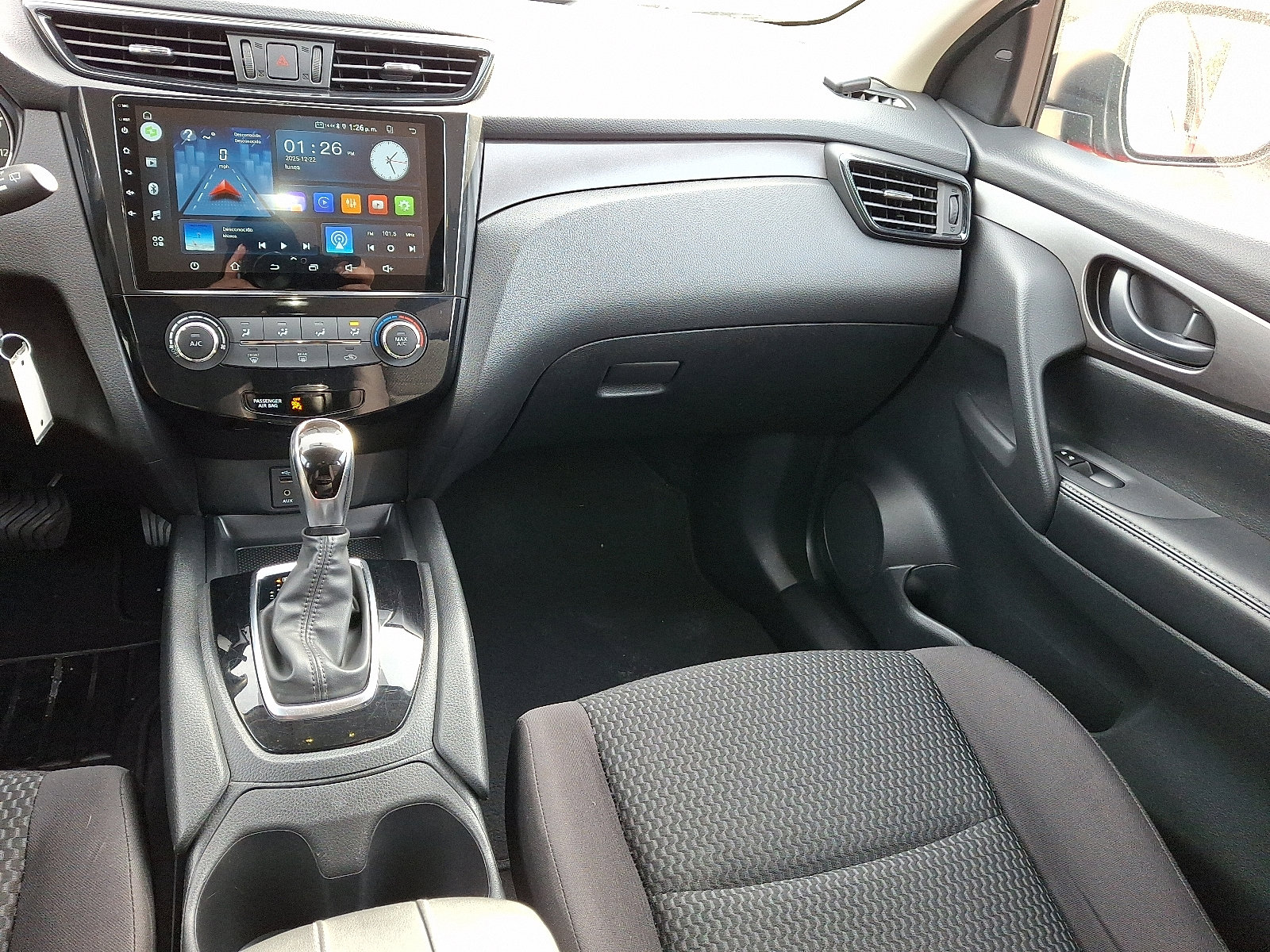 Used 2018 Nissan Rogue Sport S image 16