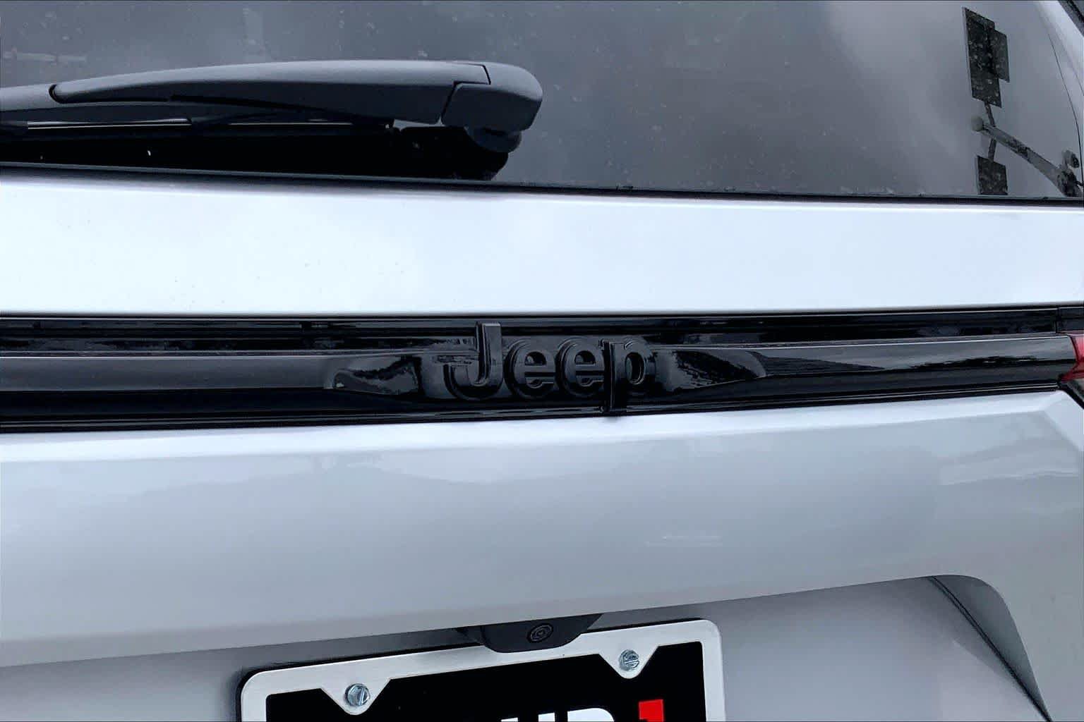 New 2026 Jeep Grand Cherokee Altitude RWD image 14
