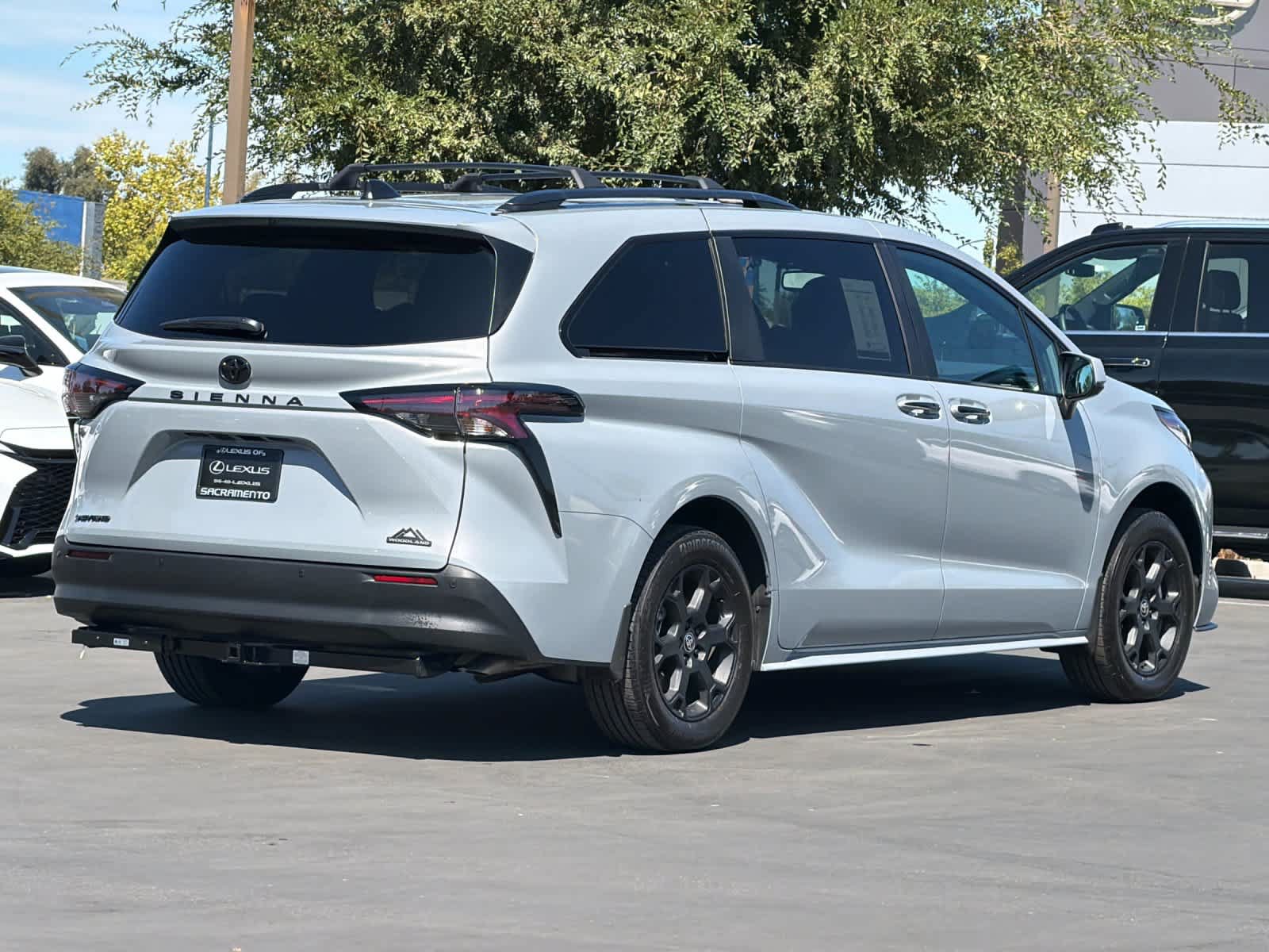 Used 2026 Toyota Sienna XLE Woodland Edition AWD/4WD image 2