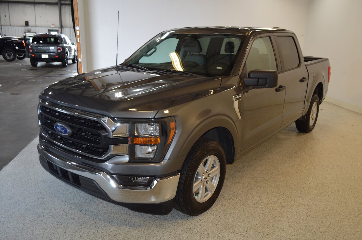 Used 2023 Ford F150 XLT image 7