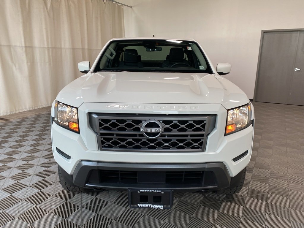 Used 2024 Nissan Frontier SV image 4