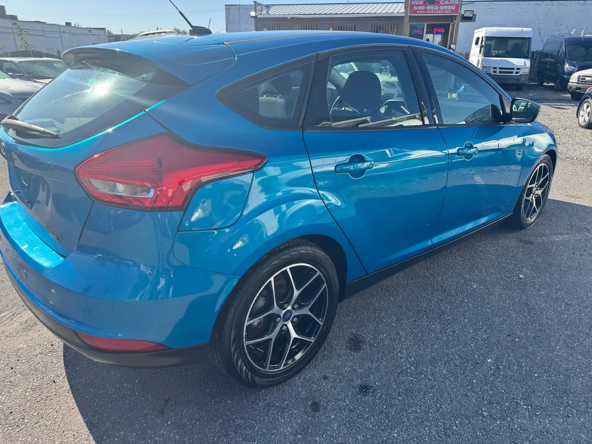 Used 2017 Ford Focus SEL image 9