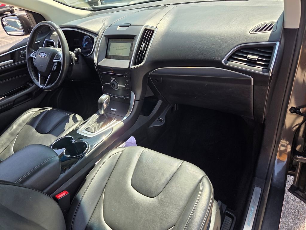 Used 2016 Ford Edge Titanium image 17