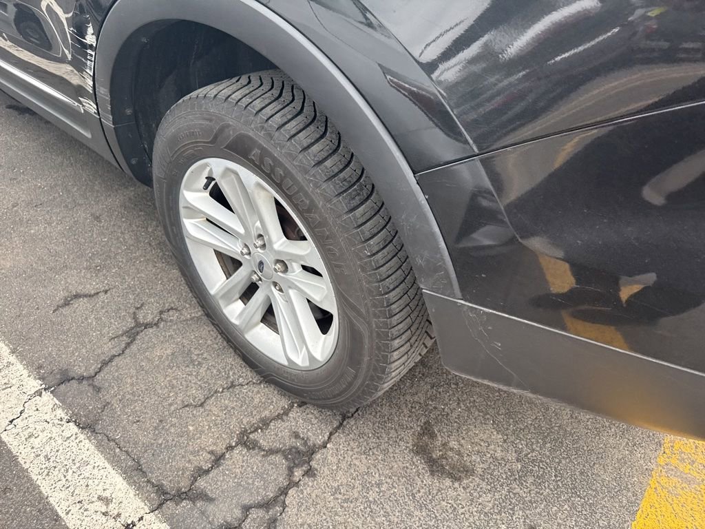 Used 2015 Ford Explorer XLT w/ Equipment Group 202B image 10