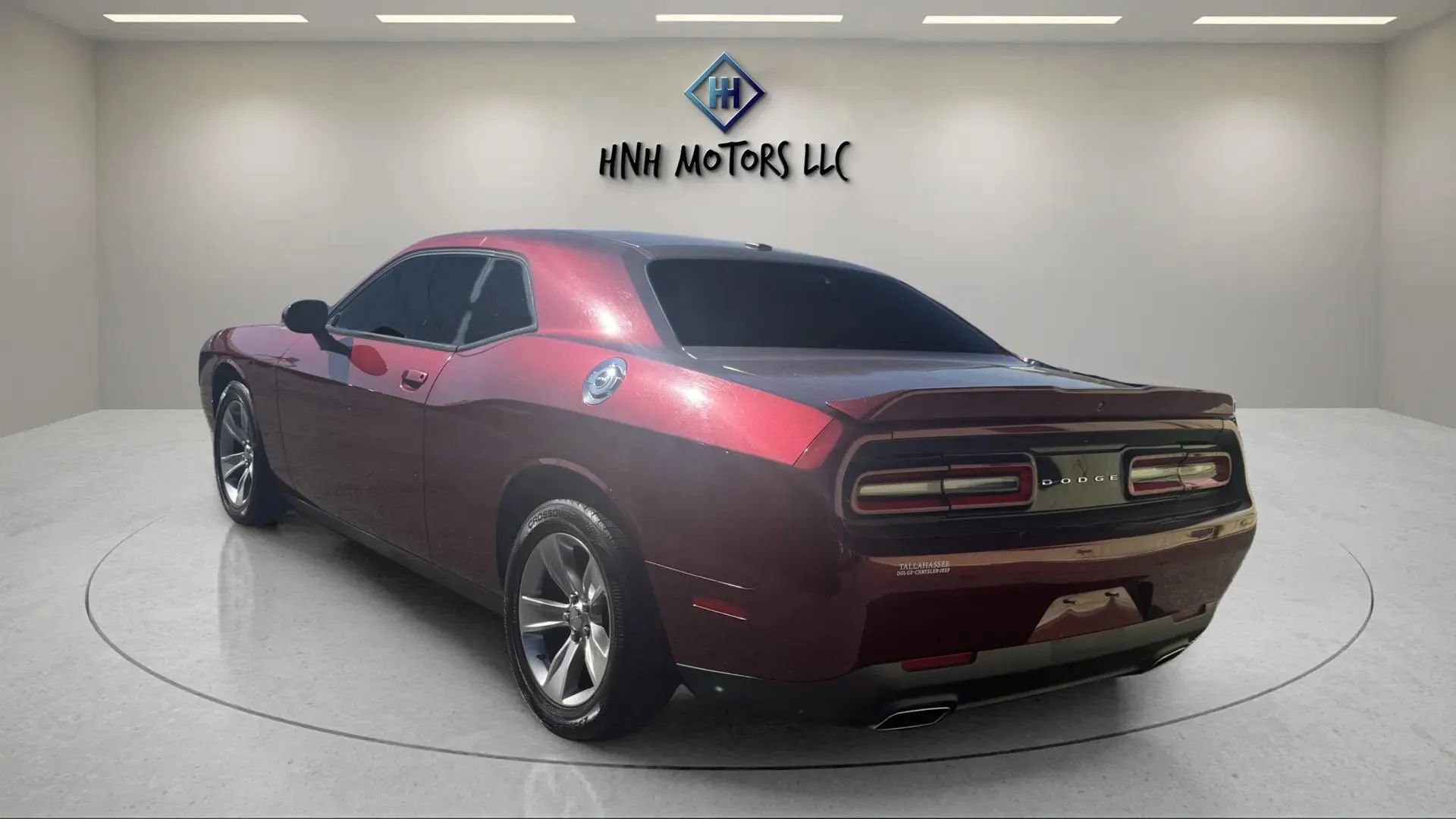Used 2019 Dodge Challenger SXT image 7