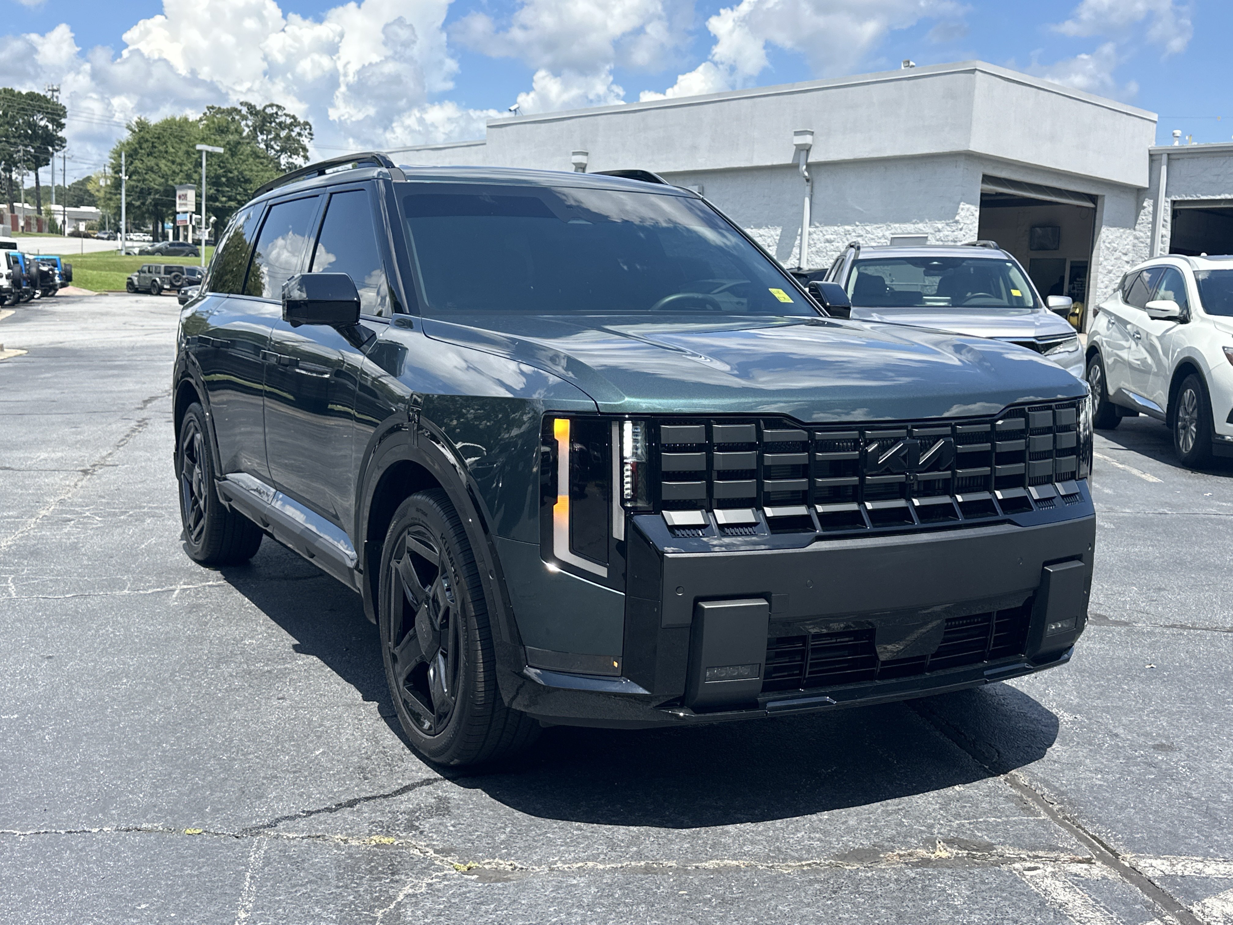 Used 2027 Kia Telluride X-Line SX Prestige w/ Towing Package AWD/4WD image 2