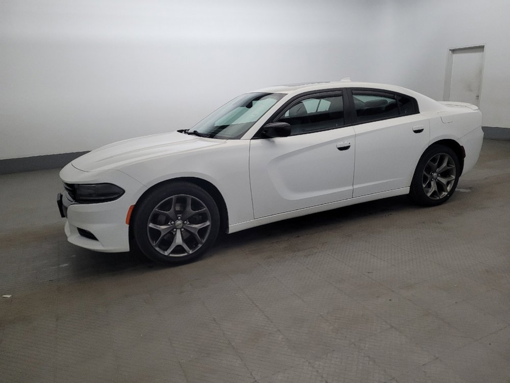 Used 2016 Dodge Charger SXT w/ Plus Group image 2