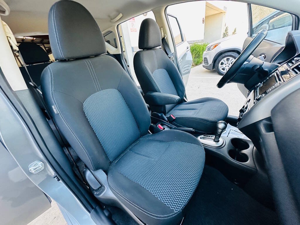 Used 2015 Nissan Versa Note FWD image 23