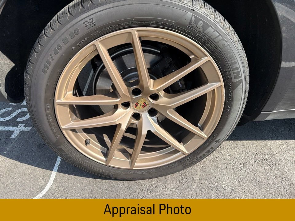 Certified 2023 Porsche Macan S AWD/4WD image 9