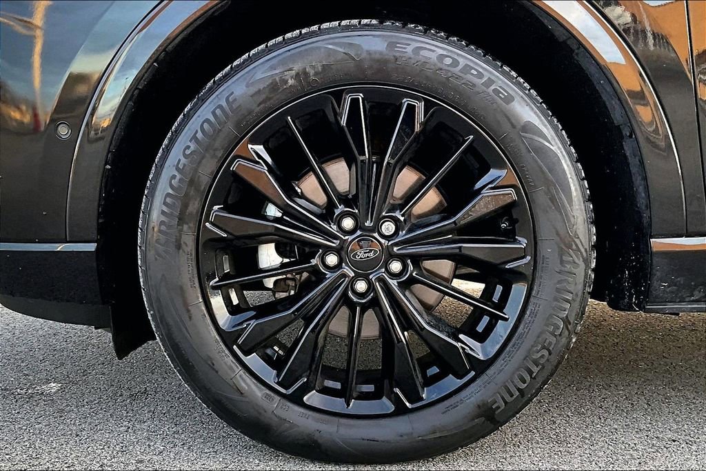 Certified 2023 Ford Escape ST-Line Elite w/ Premium Technology Package image 9